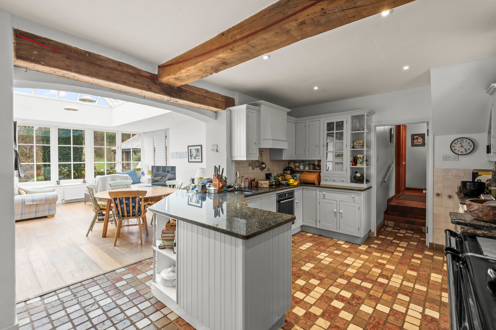 6 bedroom farmhouse for sale 0