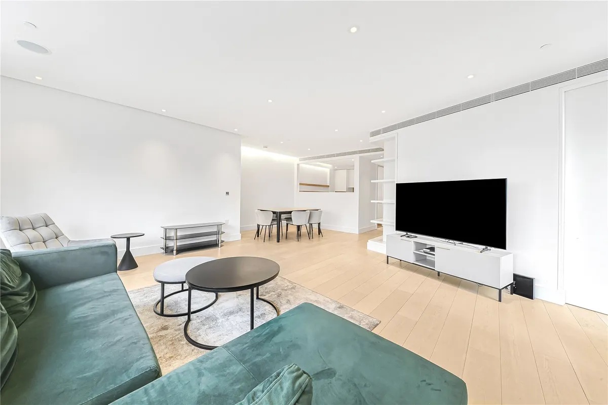 3 bedroom flat for sale 0