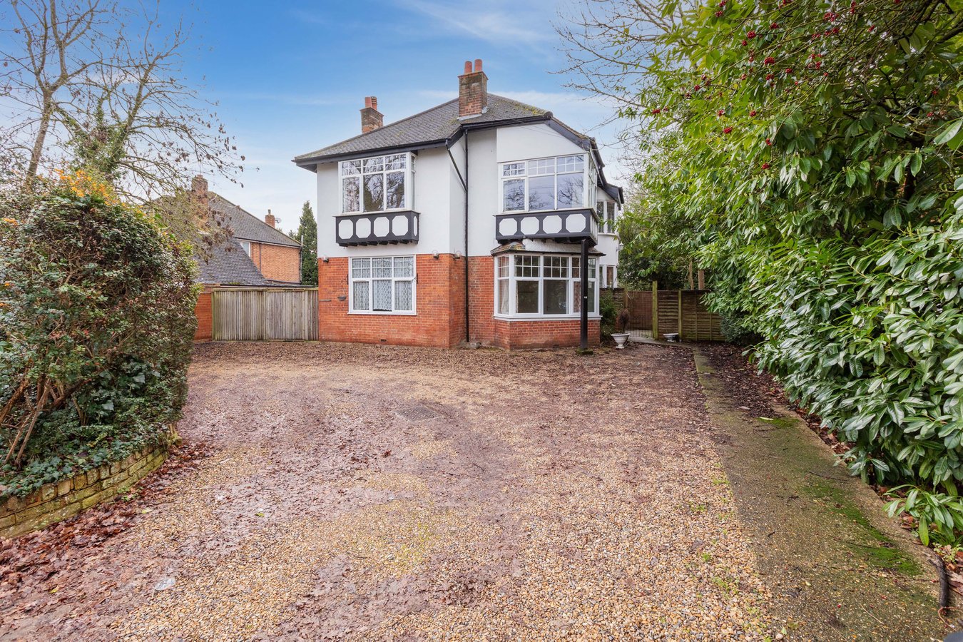 6 bedroom detached house for sale 0