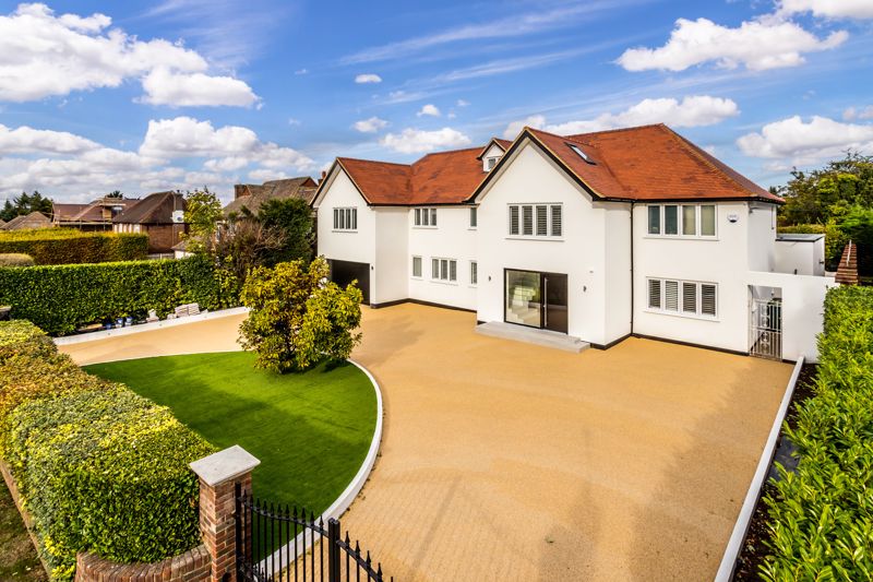 7 bedroom detached house for sale 0