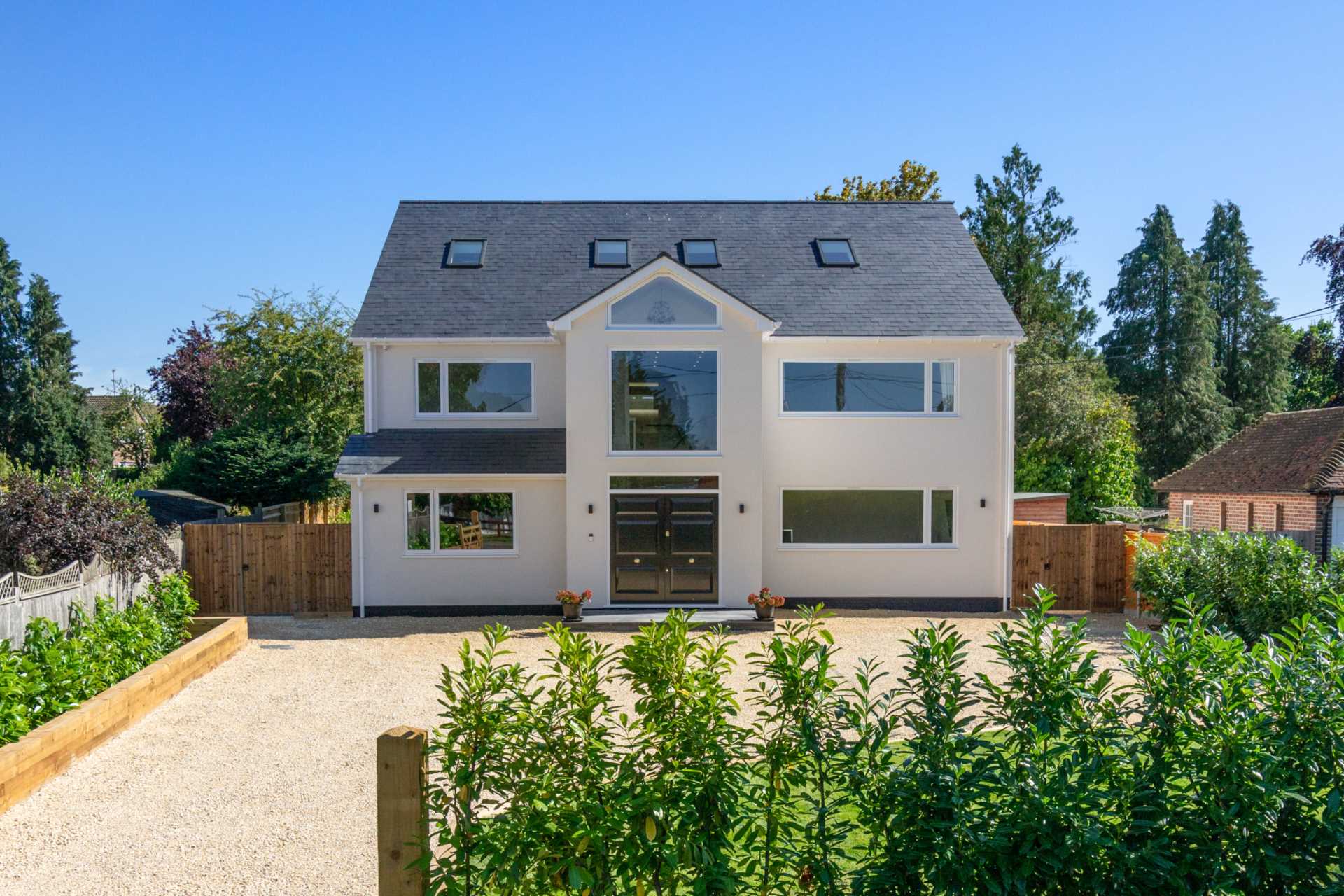 3 bedroom maisonette for sale