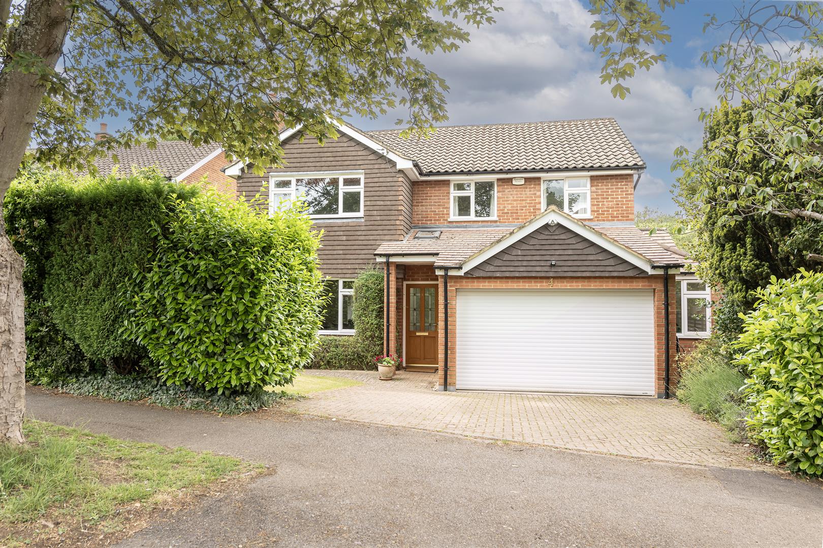 4 bedroom detached house for sale 0