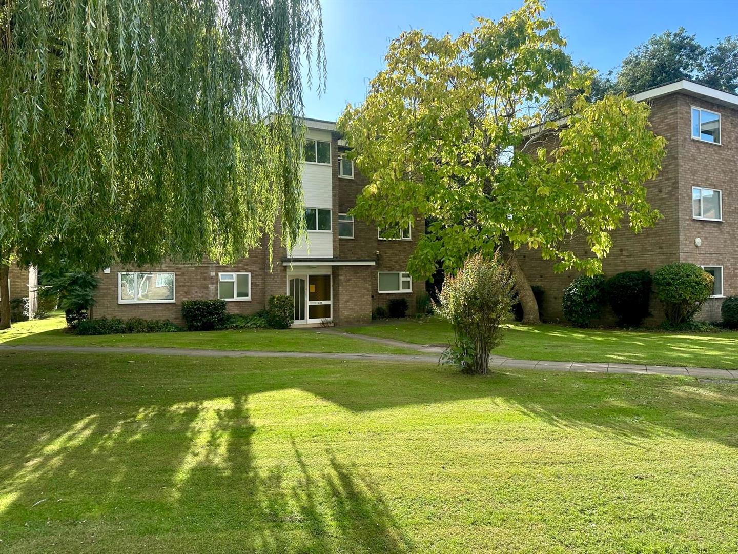 1-bed flat on 62, St. Johns Court, Warwick, £150,000