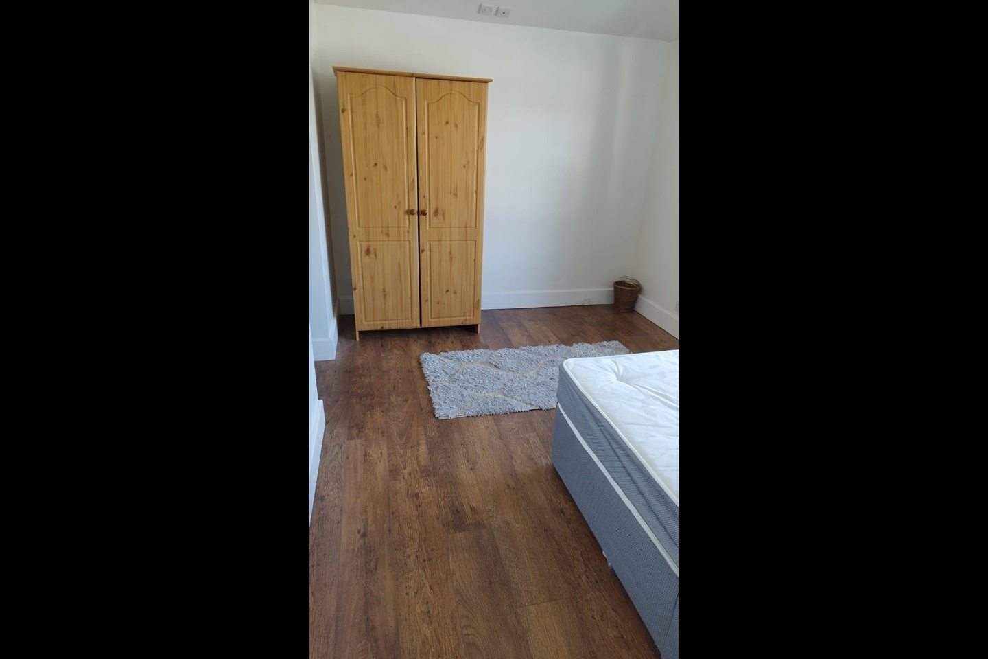 190, Lancaster Drive, Hornchurch photo 5