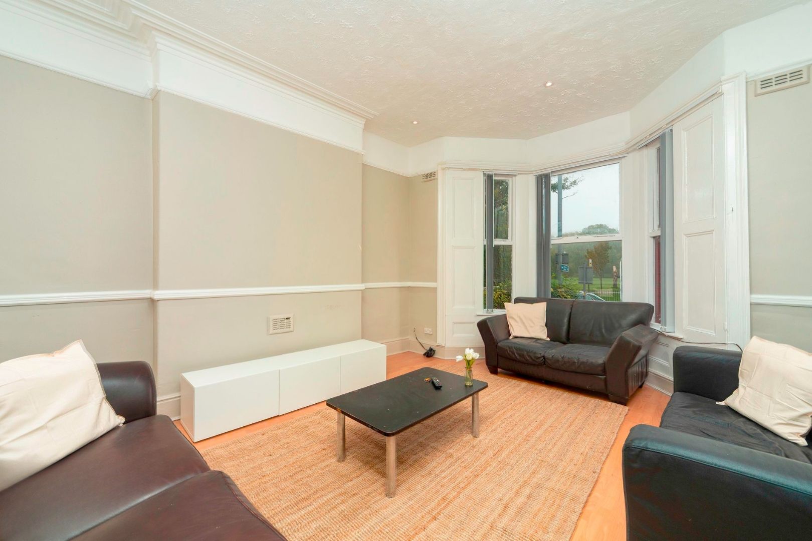 442 Moss Lane East, Manchester photo 2