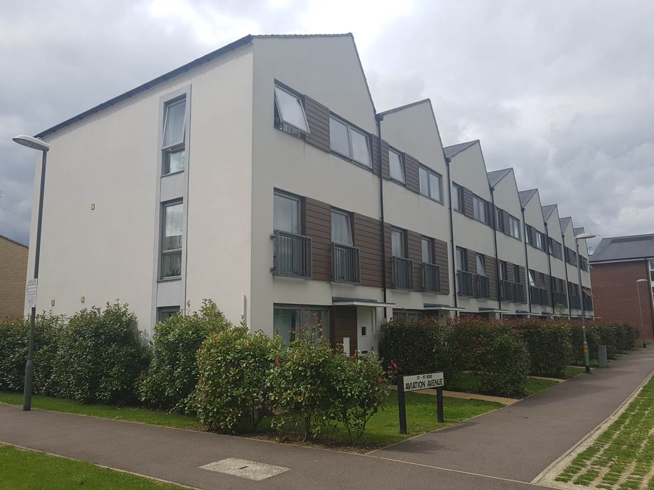 Aviation Avenue, Hatfield Hertfordshire photo 2