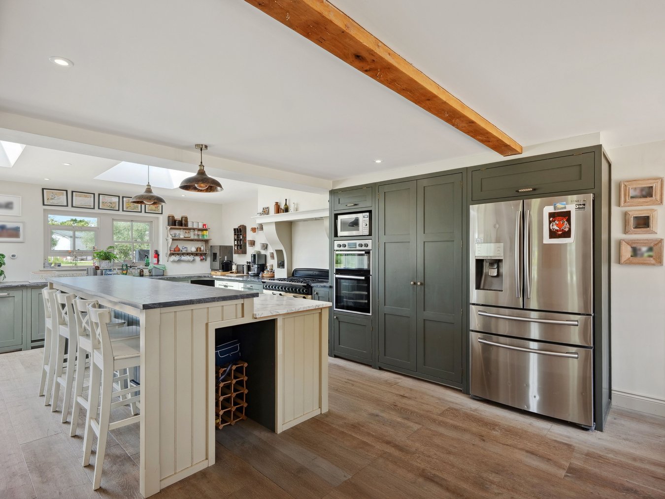5 bedroom detached house for sale 0