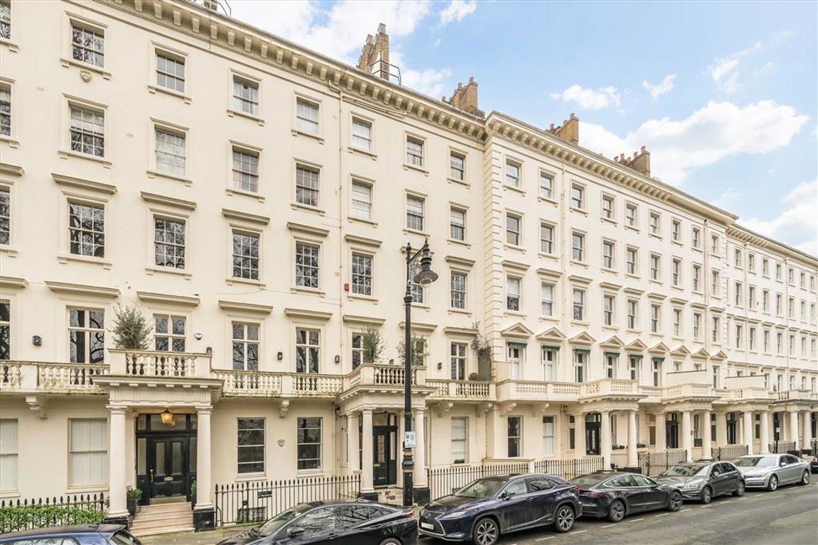 3 bedroom flat for sale 0