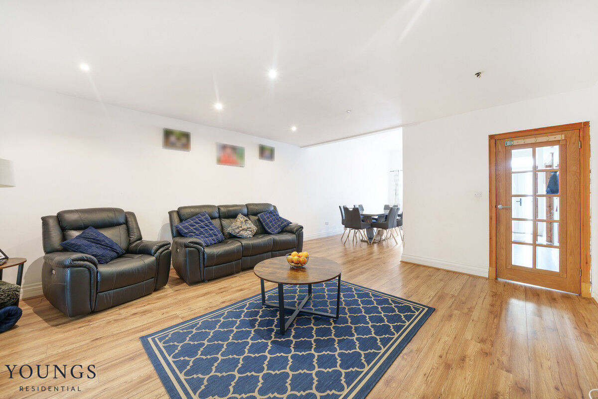 Photos of Lansdowne Road, London E18 65181976 PrimeLocation