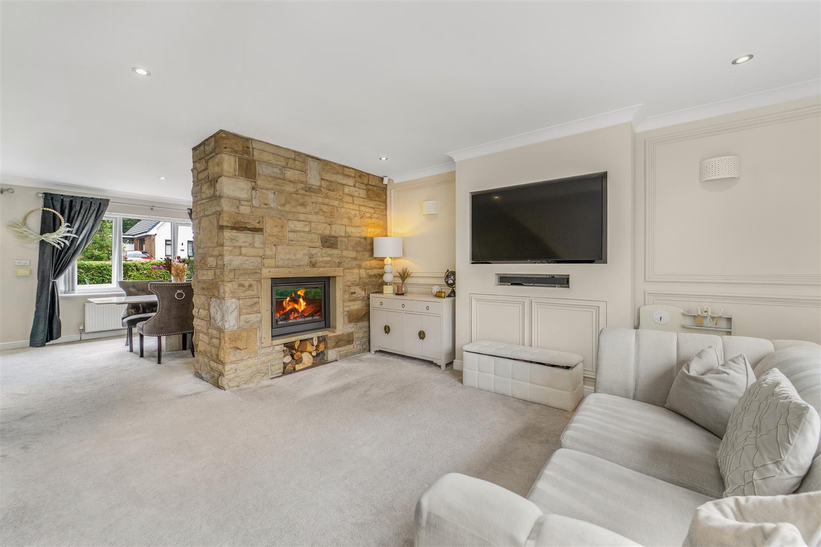 18, Woodfield Avenue, Accrington photo 4