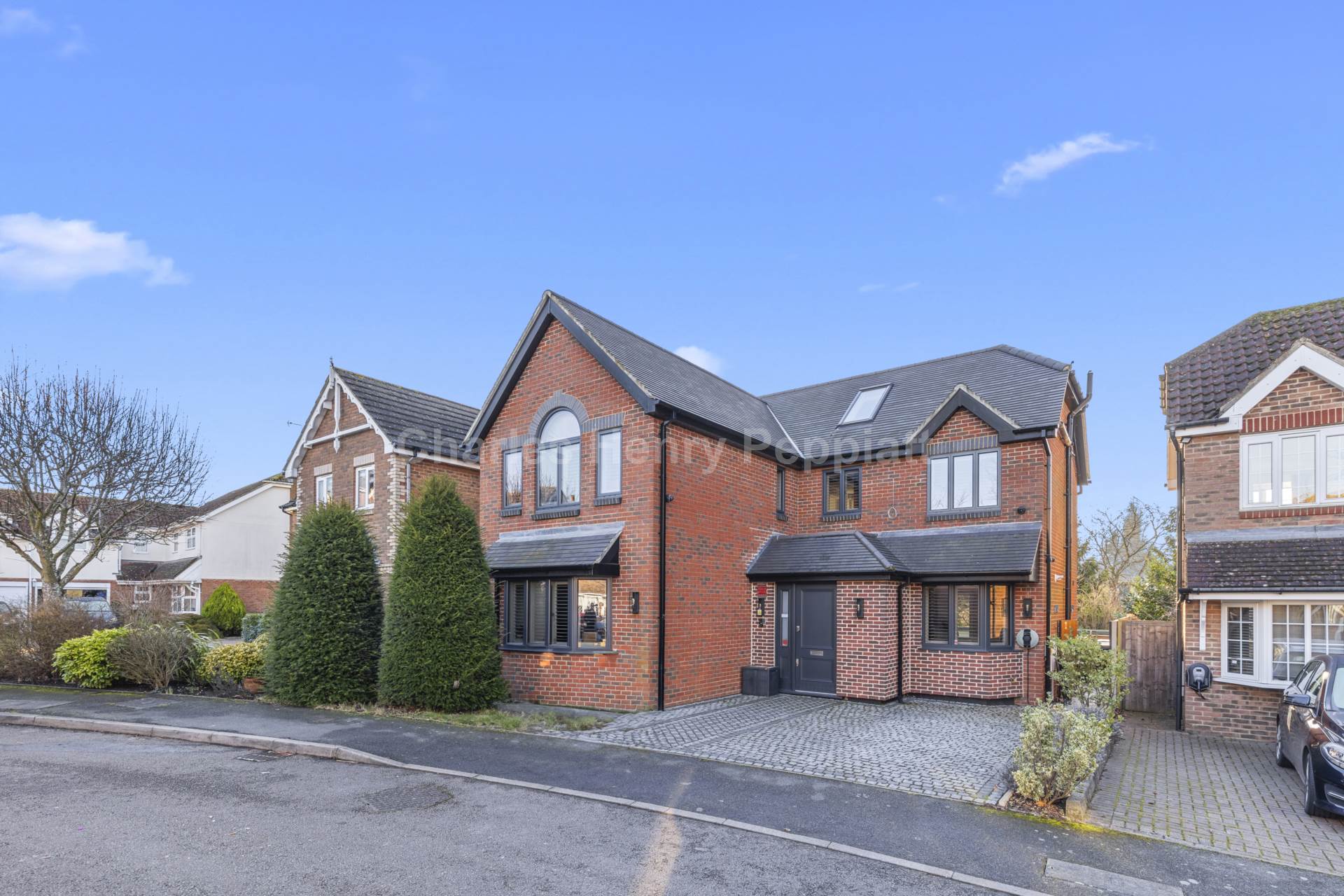 5 bedroom detached house for sale 0