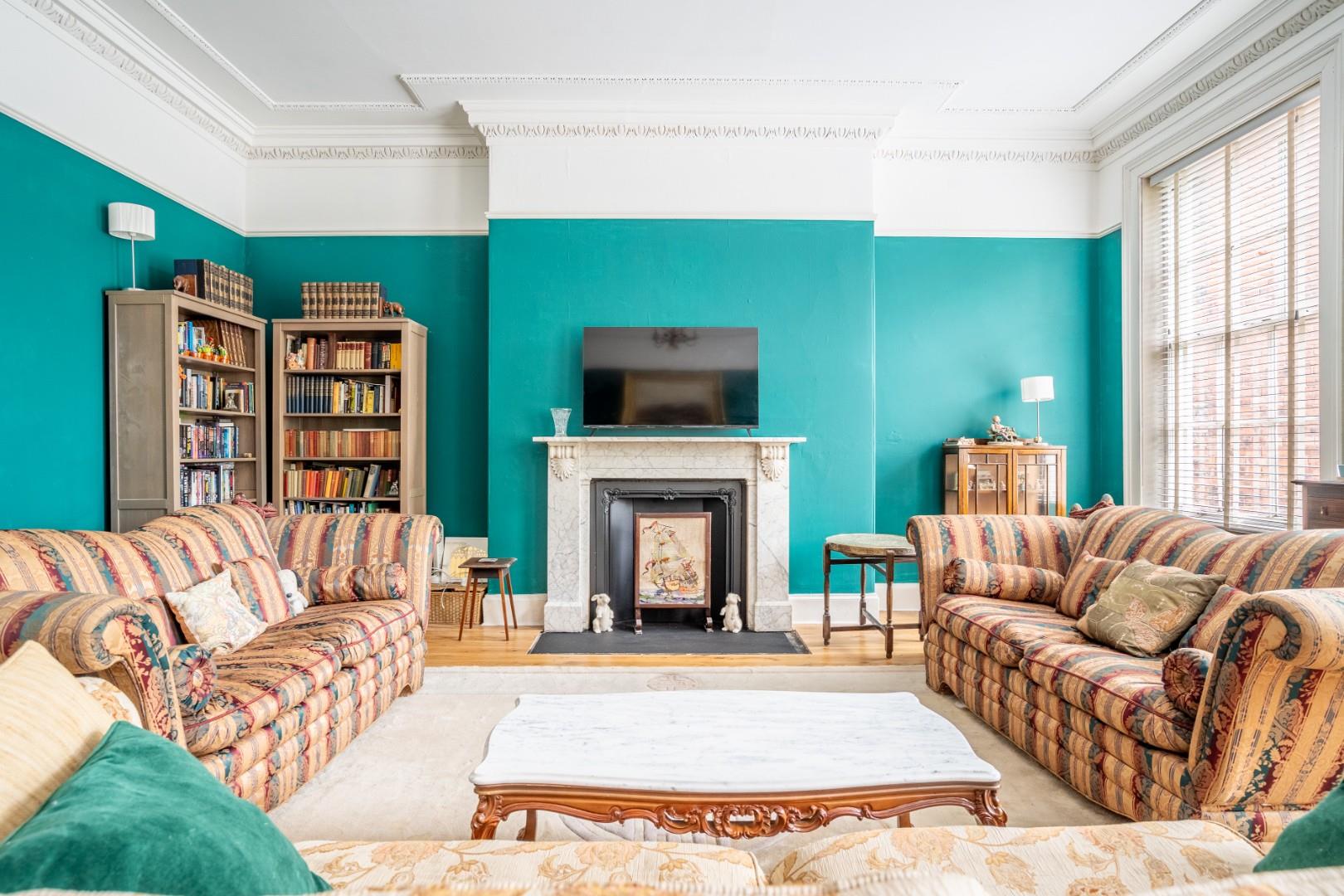 6 bedroom town house for sale 0