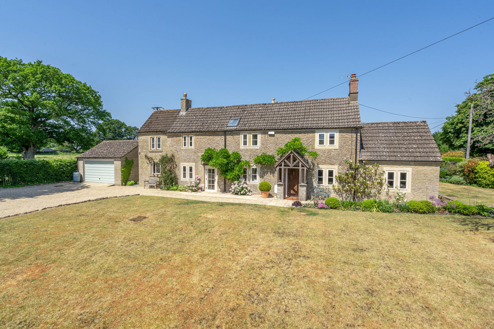 6 bedroom detached house for sale