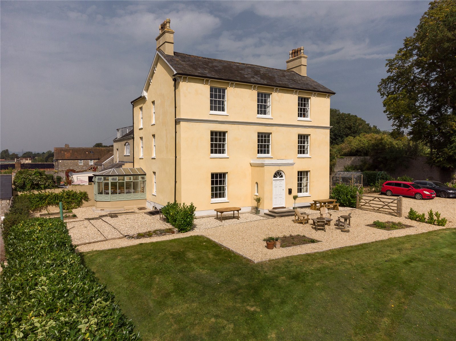 6 bedroom detached house for sale 0