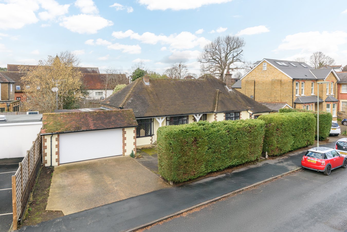 4 bedroom detached house for sale in Walton-on-Thames