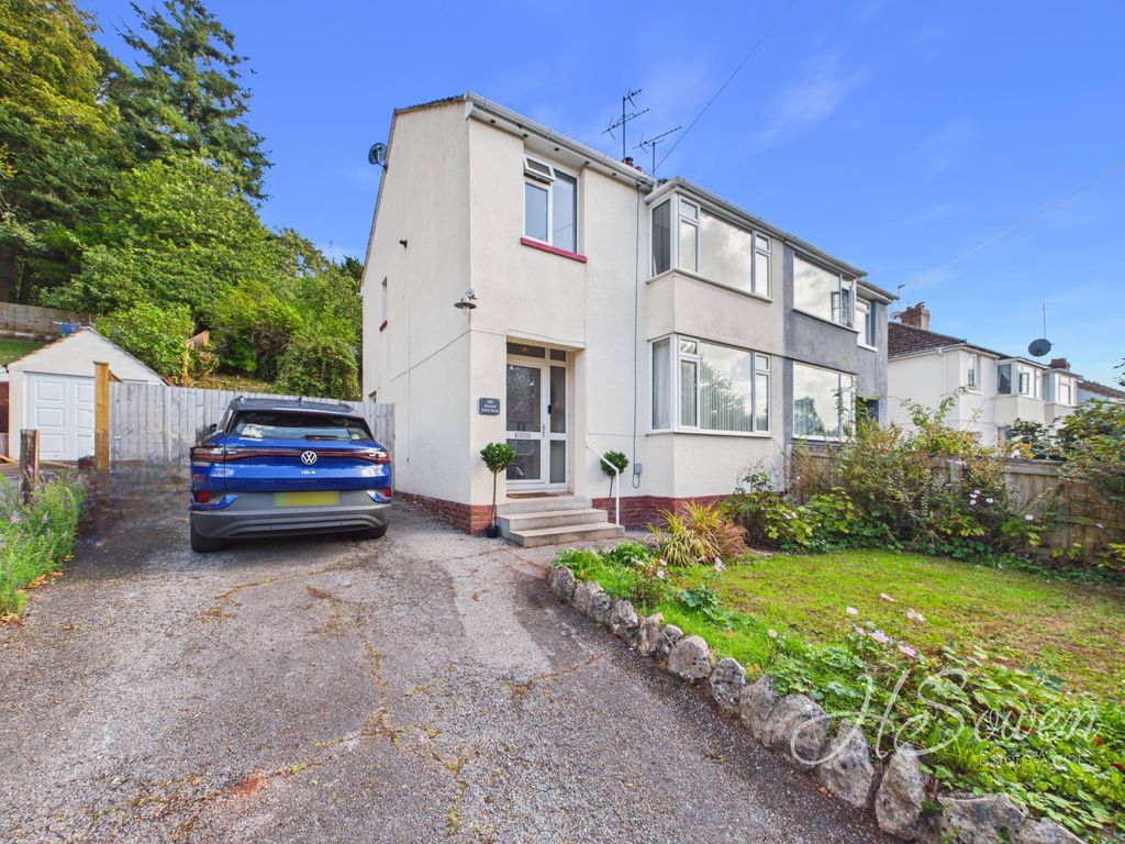 3 bed semi-detached house for sale