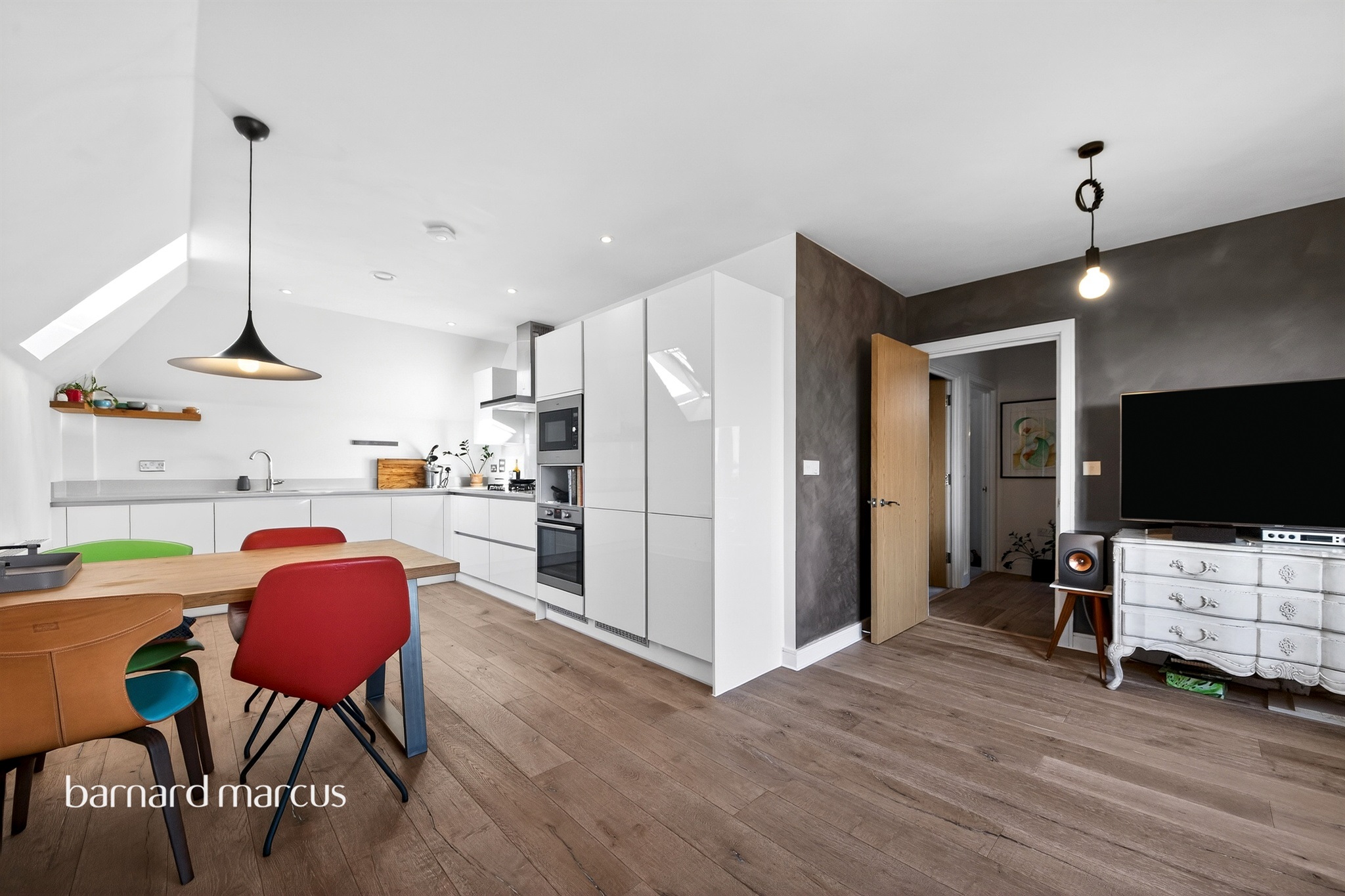 Flat 11, 1, Guardhouse Way, London photo 4