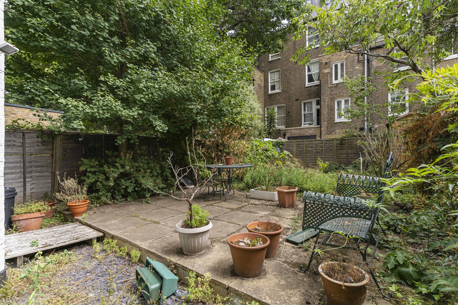 3 bedroom flat for sale 0