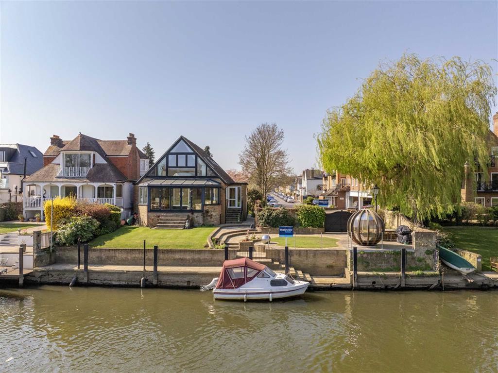 4 bedroom detached house for sale 0