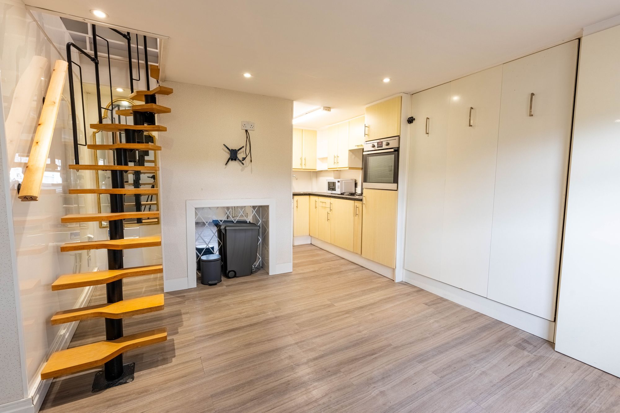 The Studio Flat, 2 Union Street, Rochester, Rochester photo 4