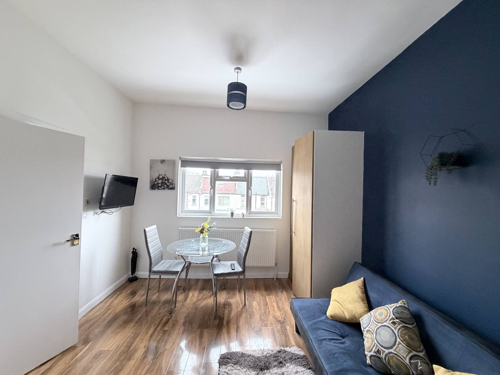 63 Fernbank Avenue, Wembley photo 5