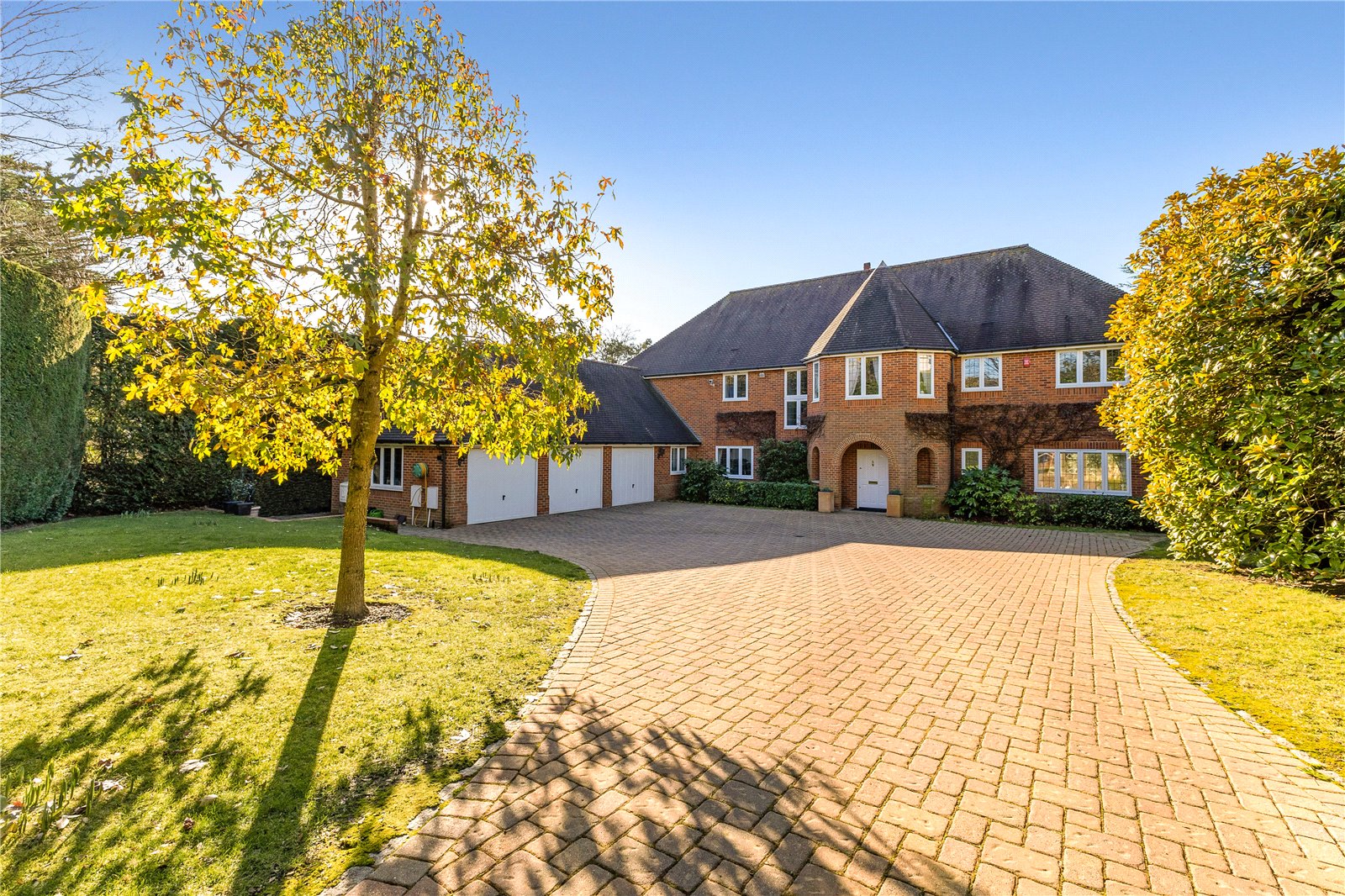 5 bedroom detached house for sale 0