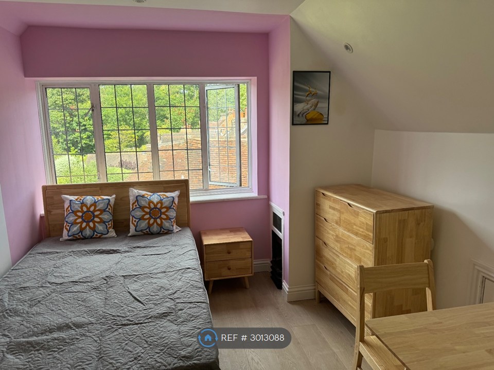 Quality Street, Merstham, Redhill photo 4