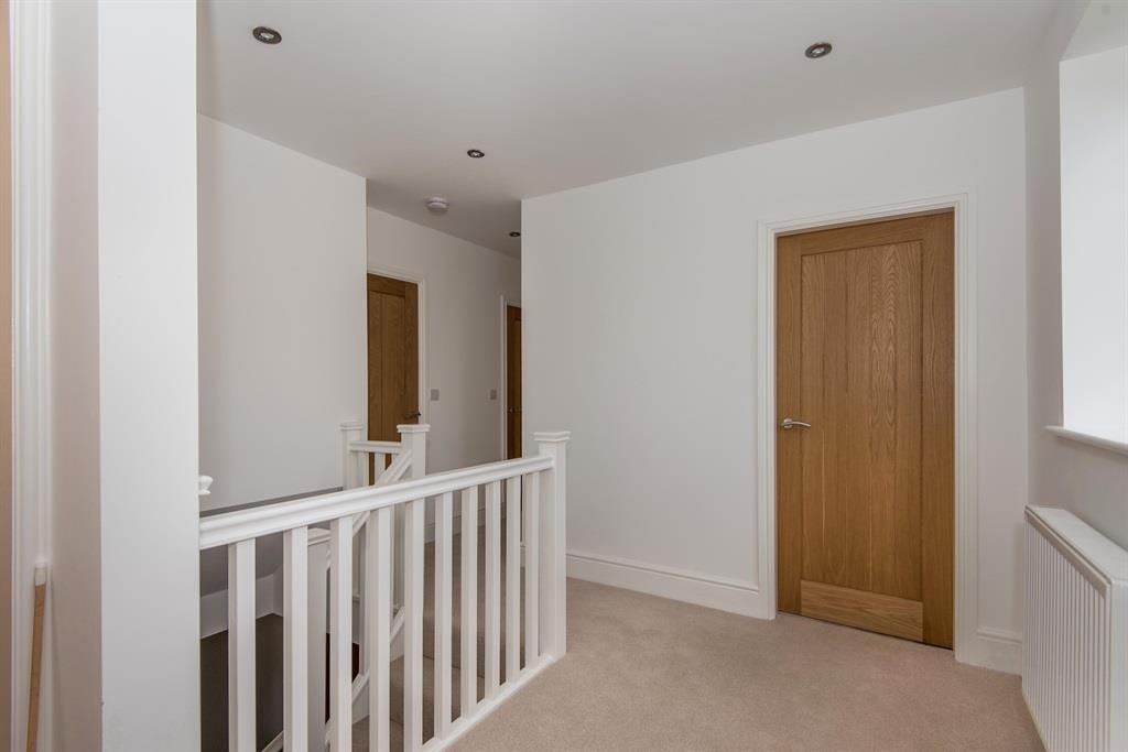 4 Bedrooms  to rent in Welwyn Close, East Markham, Newark NG22