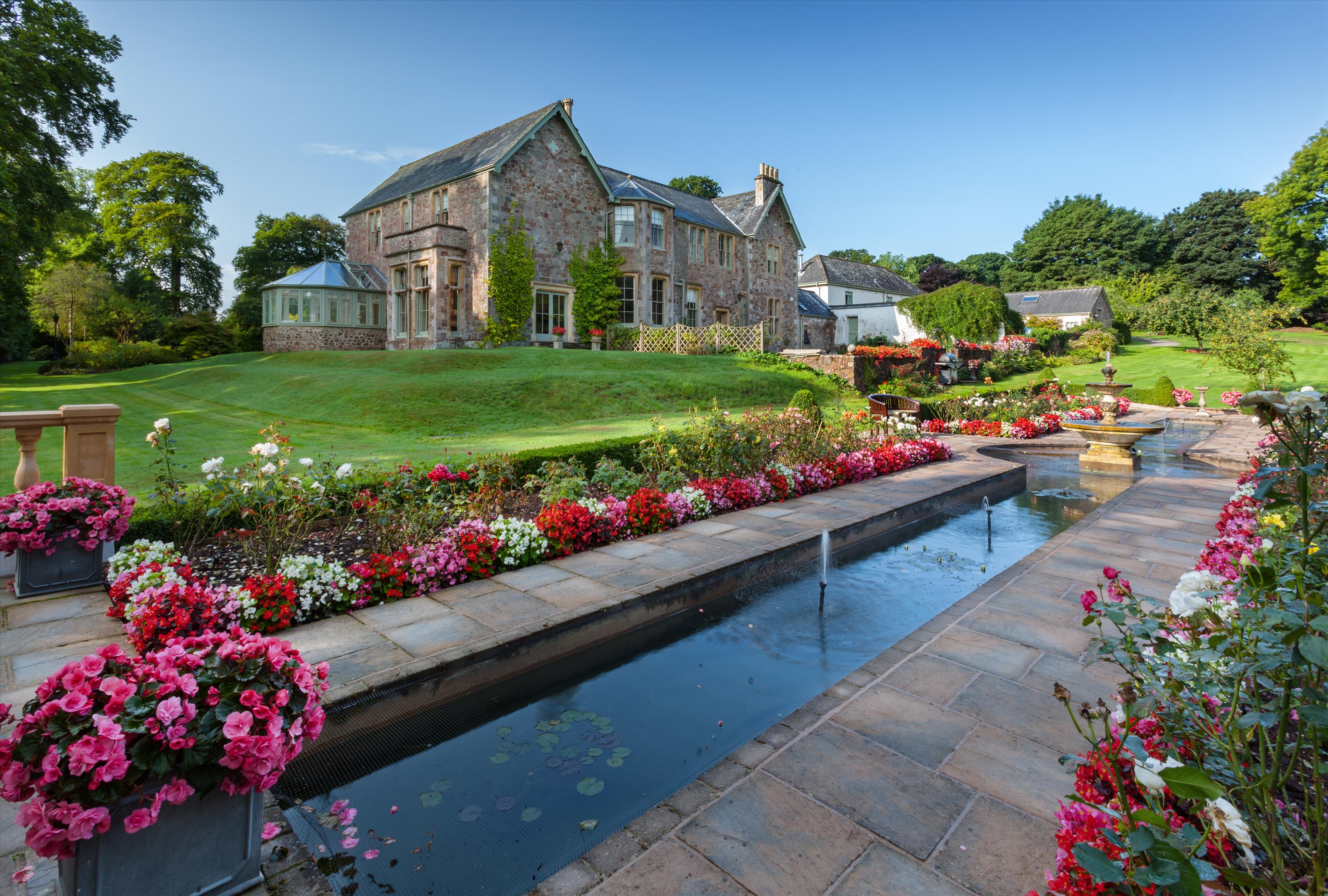 12 bedroom detached house for sale 0