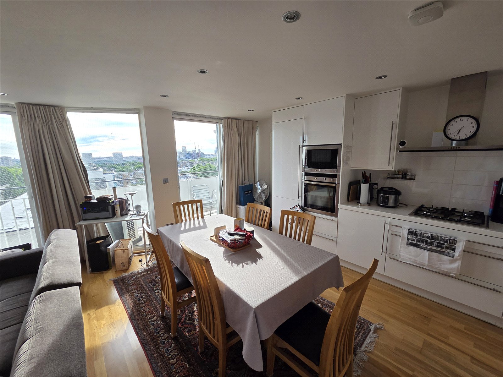 Flat 25 Campden Hill Towers, 112, Notting Hill Gate, London photo 5