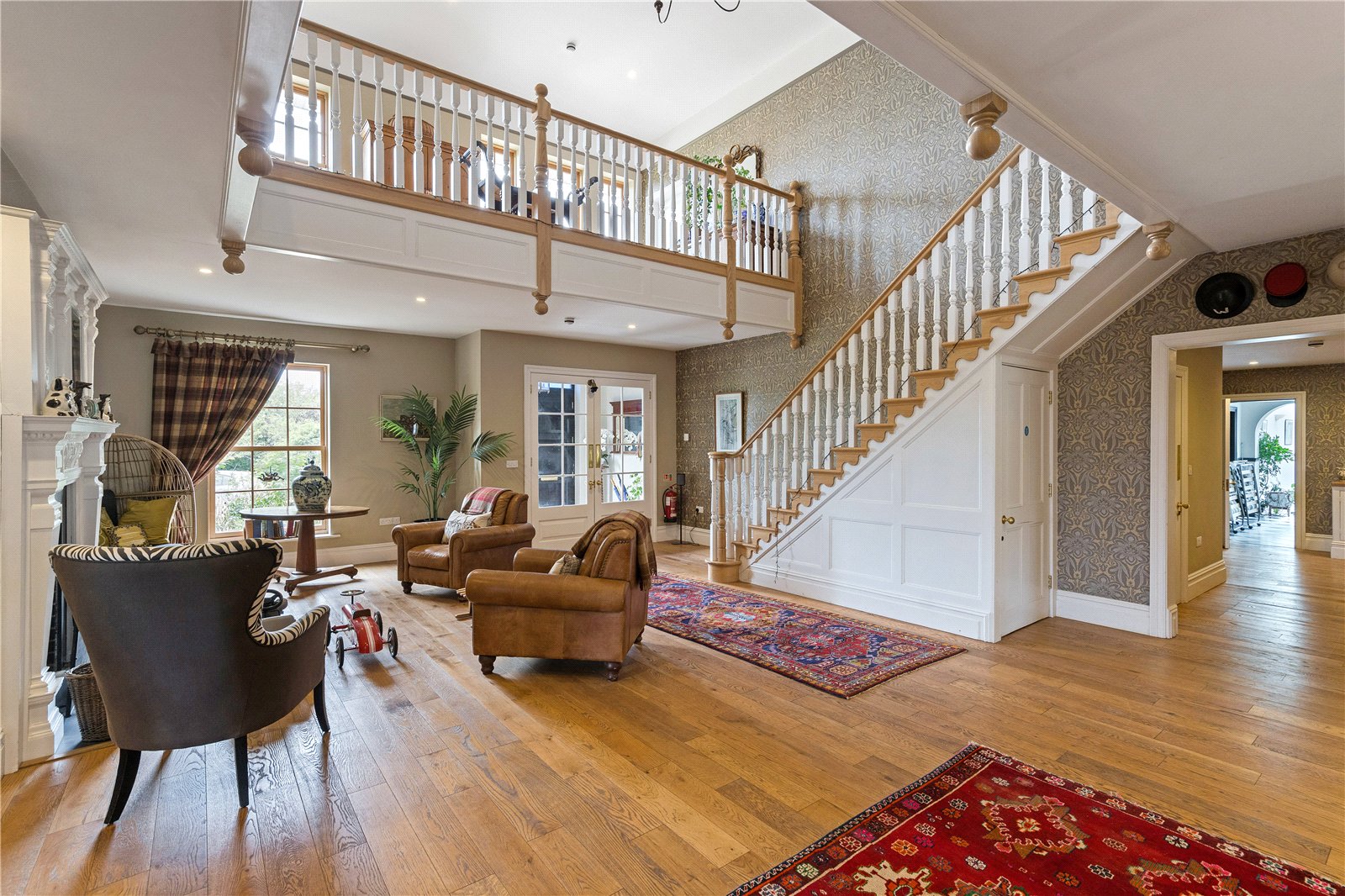 6 bedroom detached house for sale 0