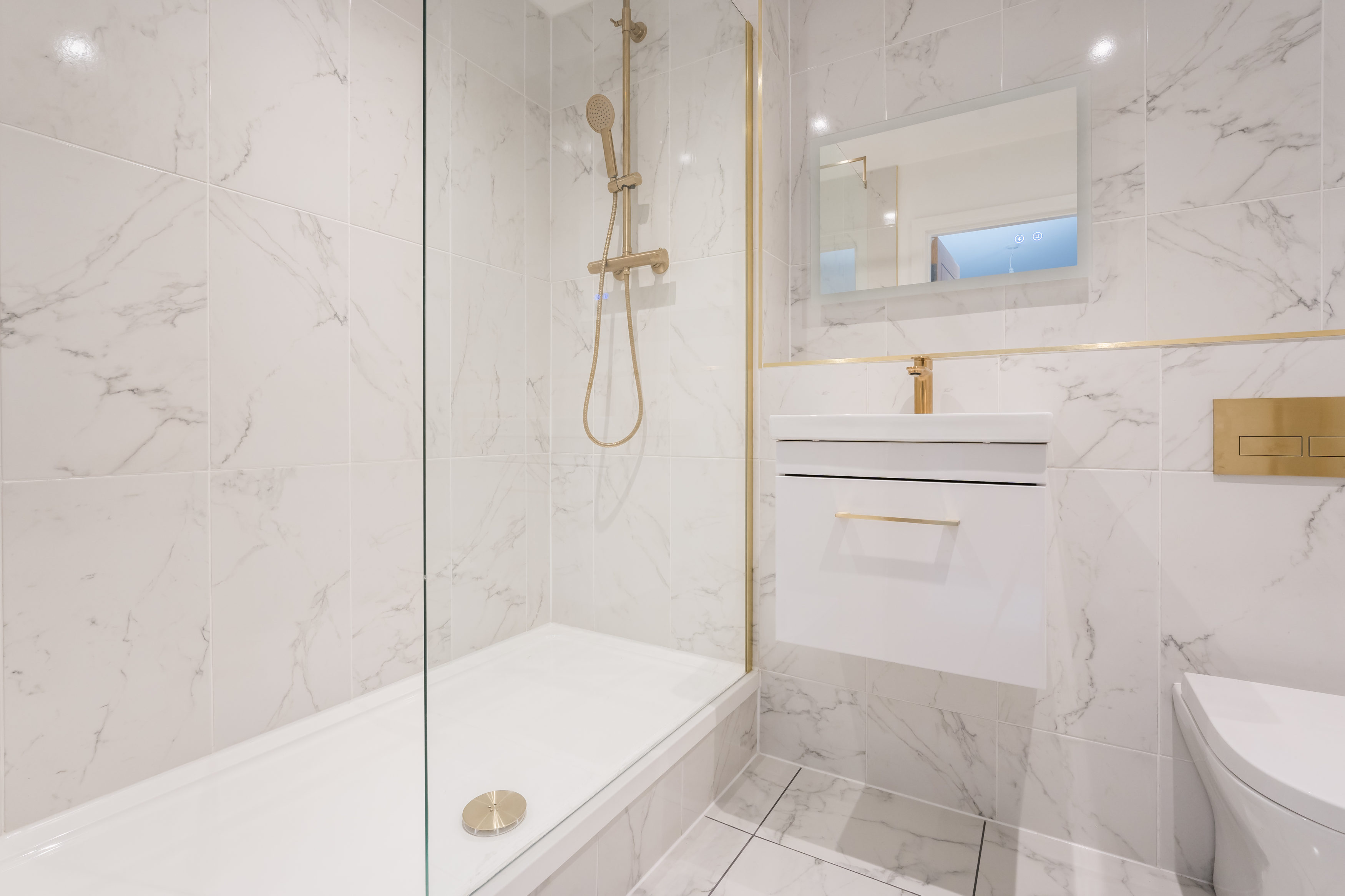 Photos of 24 & 26, Hawthorn Gardens, Loanhead EH20 61619282