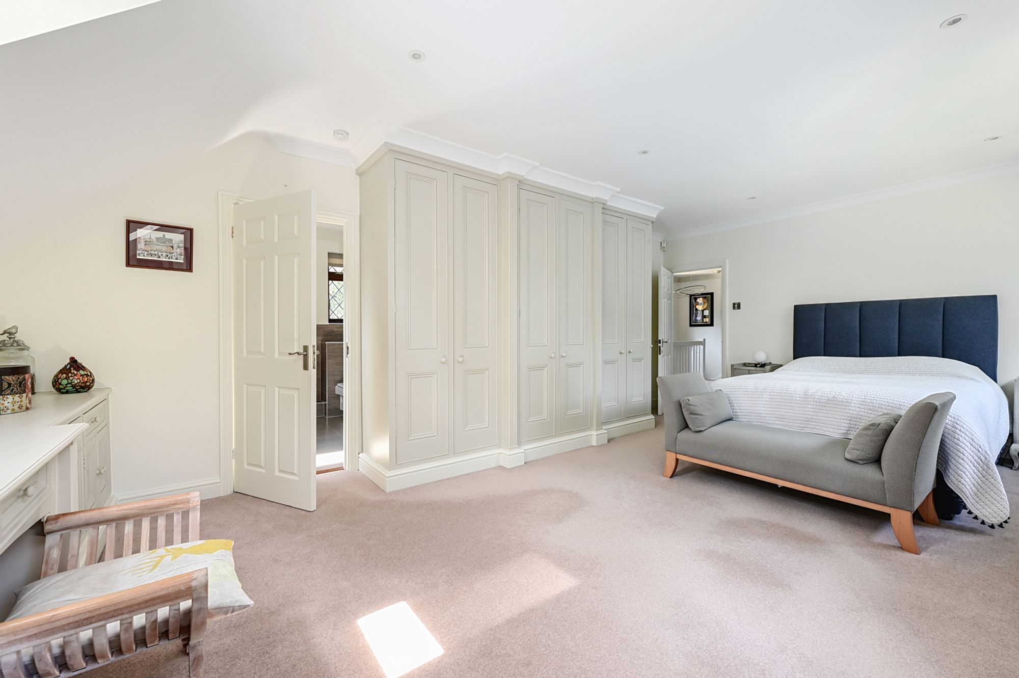 5 bedroom detached house for sale 0