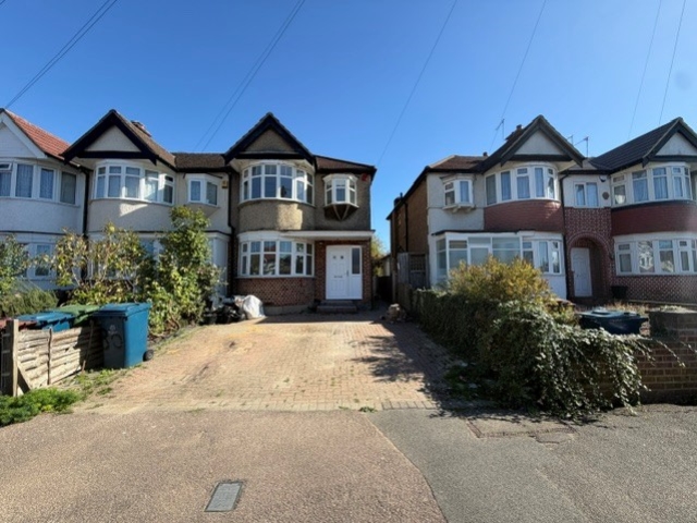80, Waverley Road, Harrow photo 2