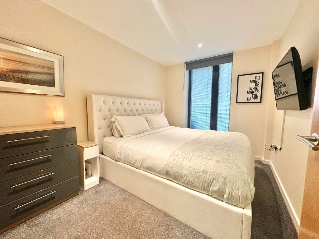22 Prince Henry Road, London photo 3