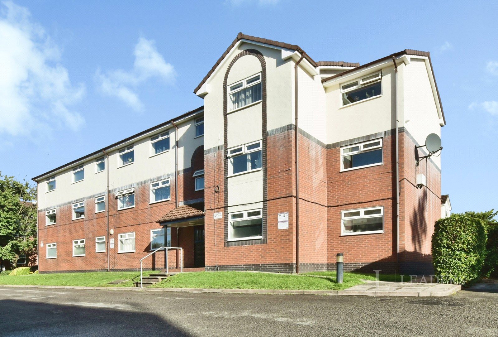 Constance Gardens, Greater Manchester photo 2