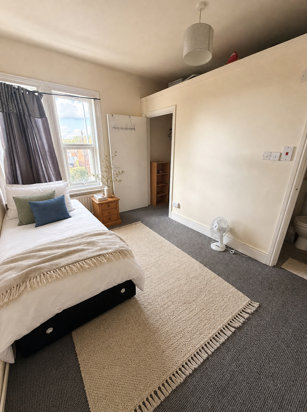 Room 3, 165 Harlaxton Road, Grantham photo 4