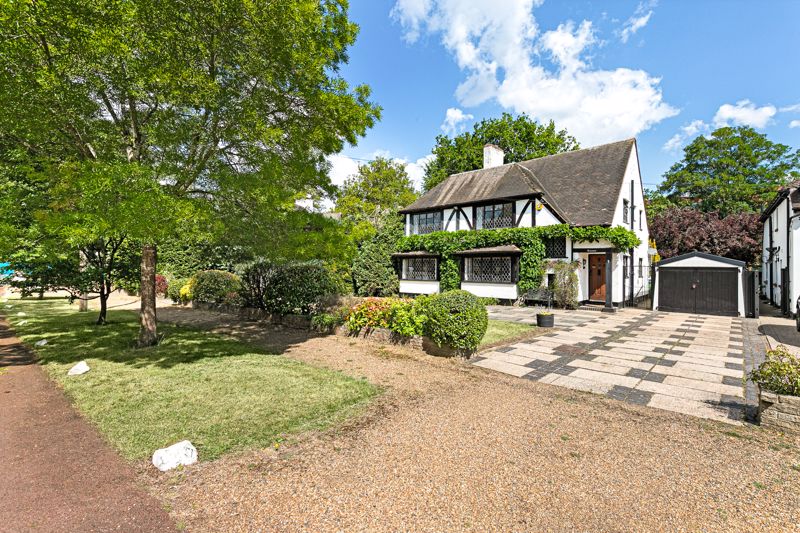 5 bedroom terraced house for sale