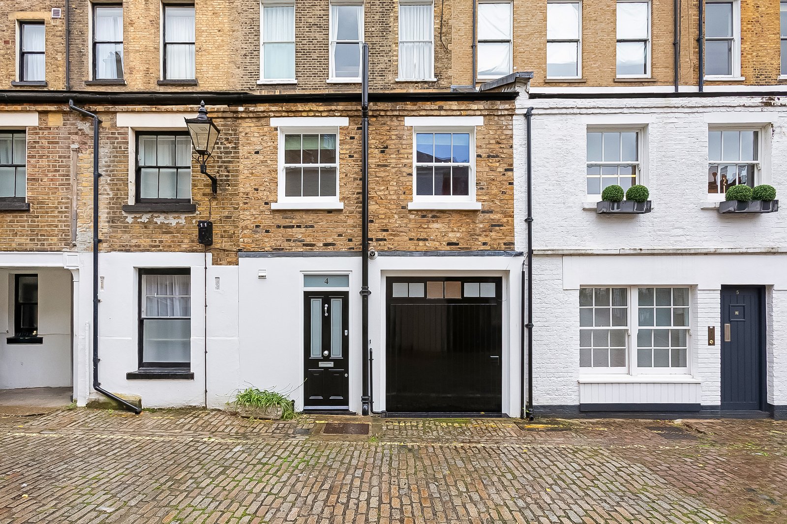 2 bedroom mews house for sale 0