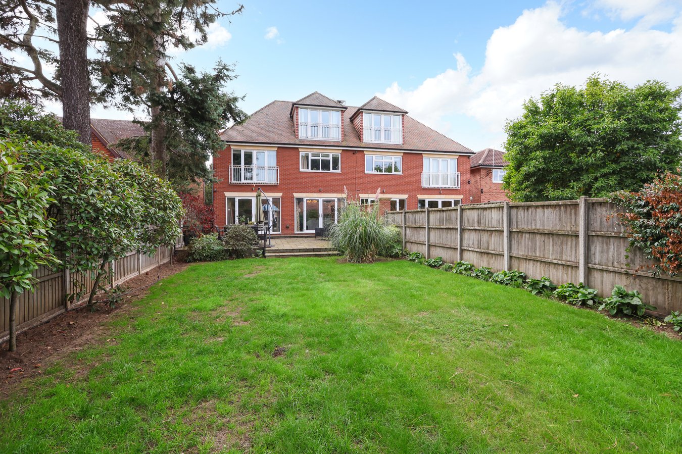 6 bedroom semi-detached house for sale 0