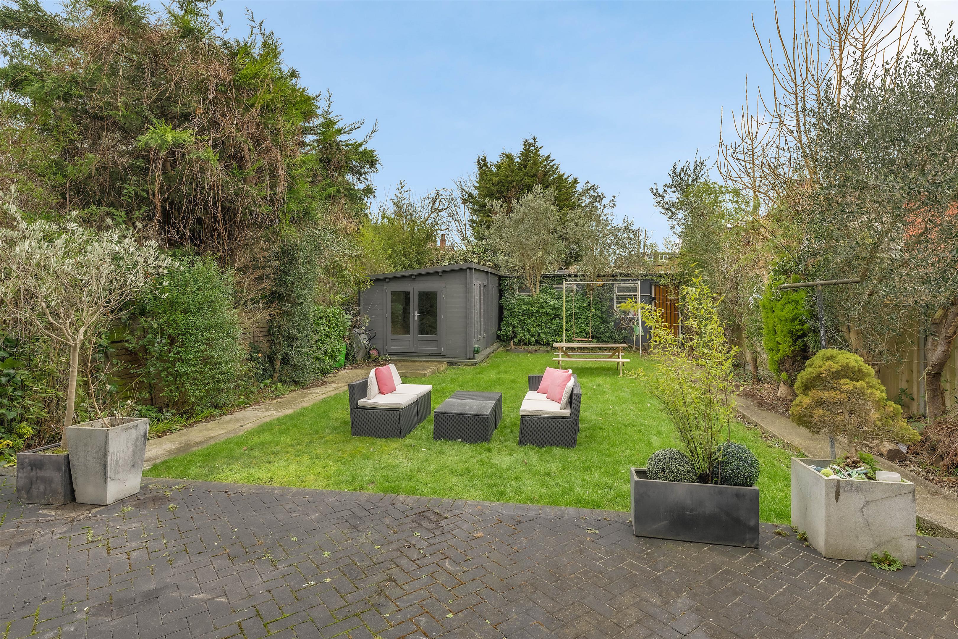 5 bedroom semi-detached house for sale 0
