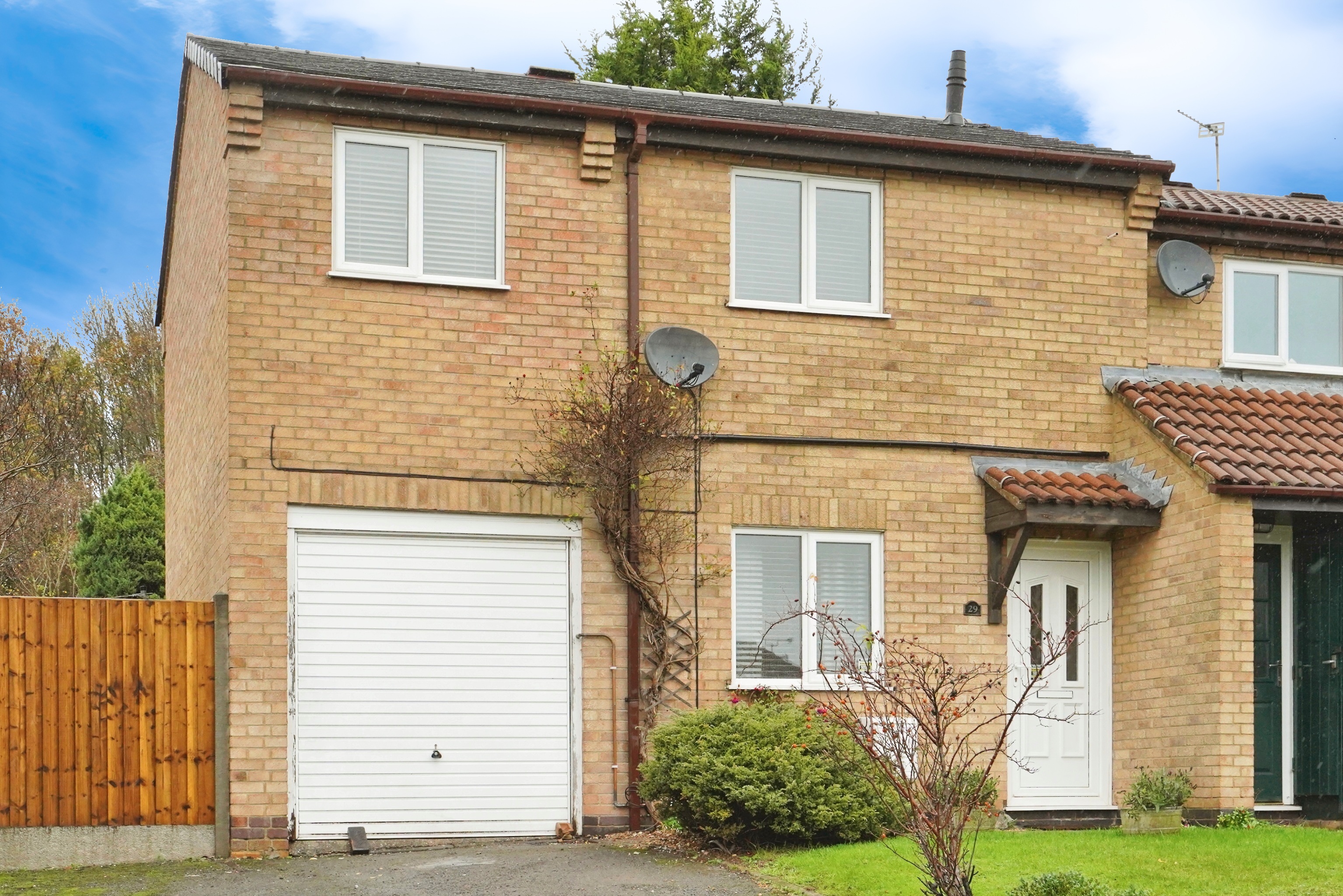 3-bed house on 29, Cottesmore Close, Brizlincote Valley, £190,000