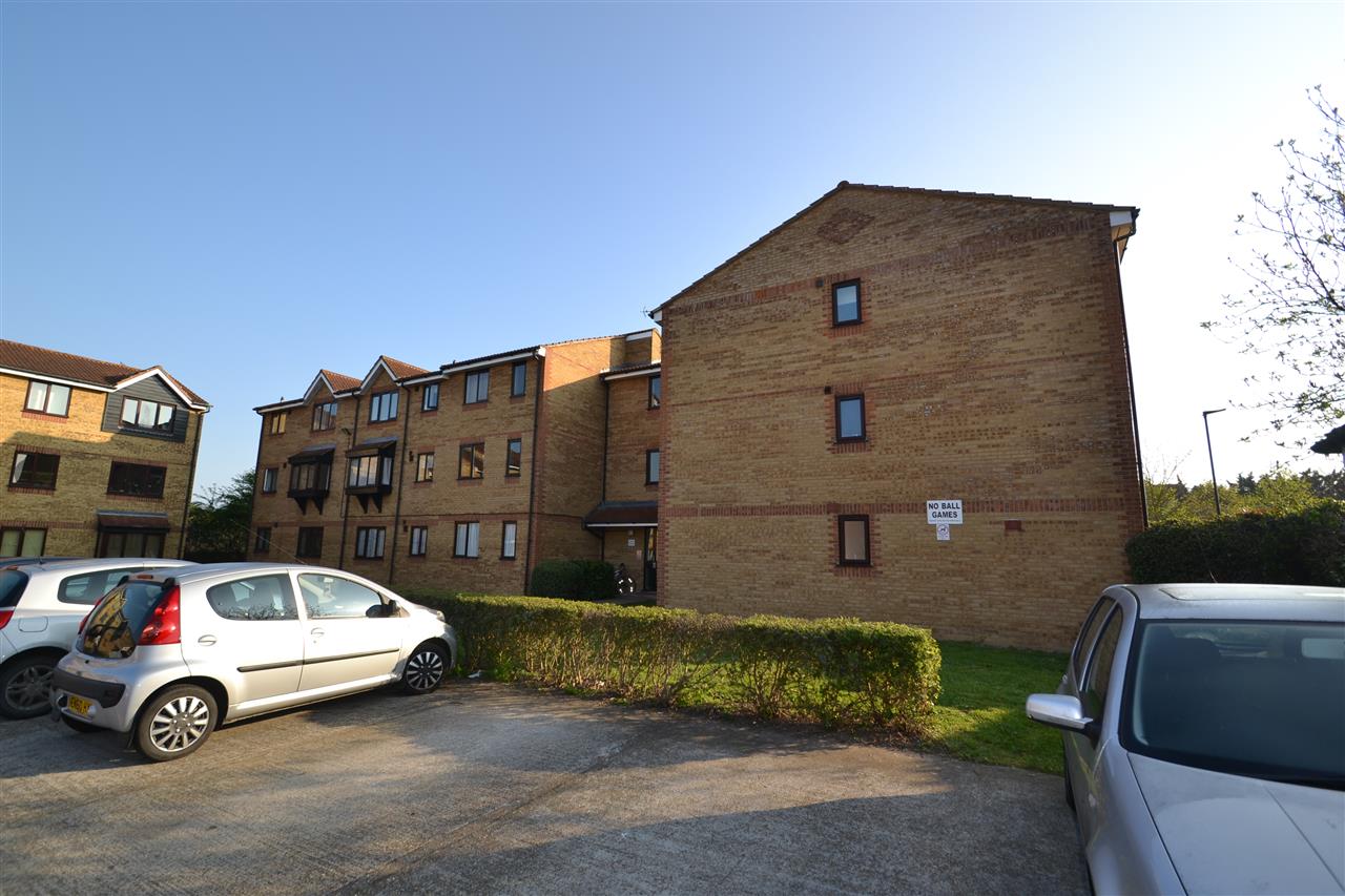 Free property report 259 Redford Close, Feltham, TW13 4TG Chimnie