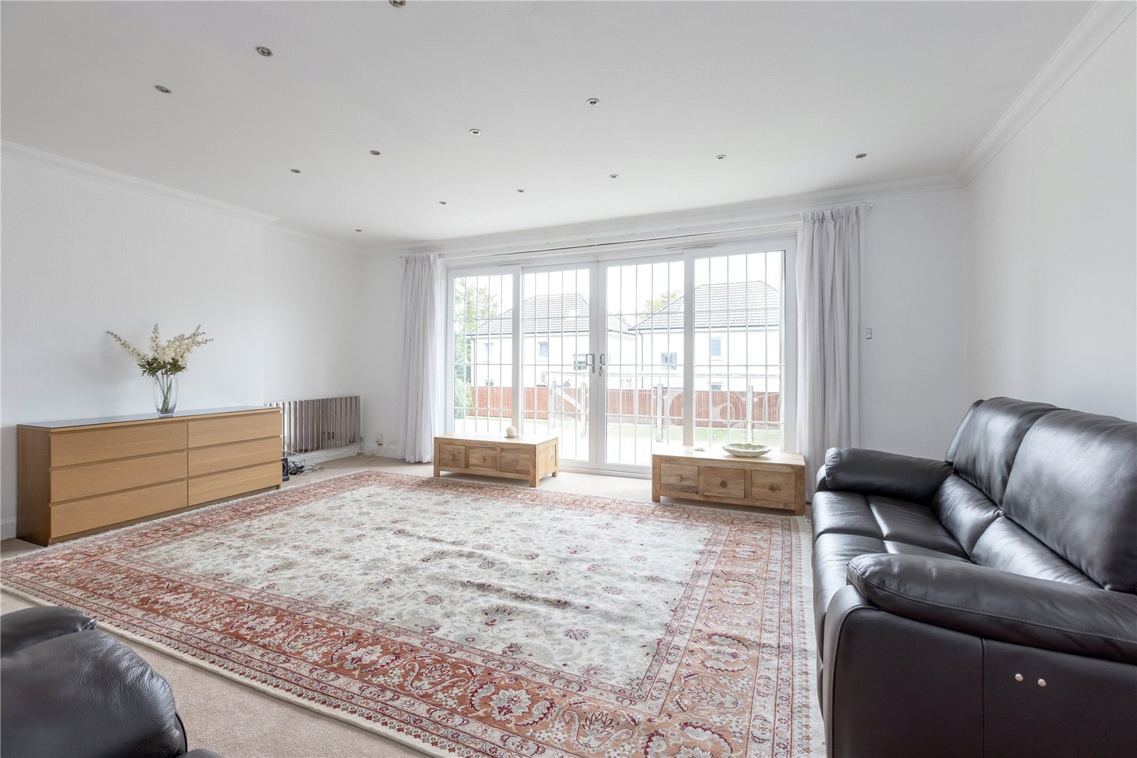 8 bedroom detached house for sale 0