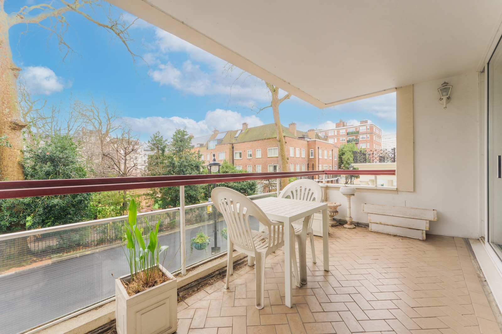 3 bedroom flat for sale 0