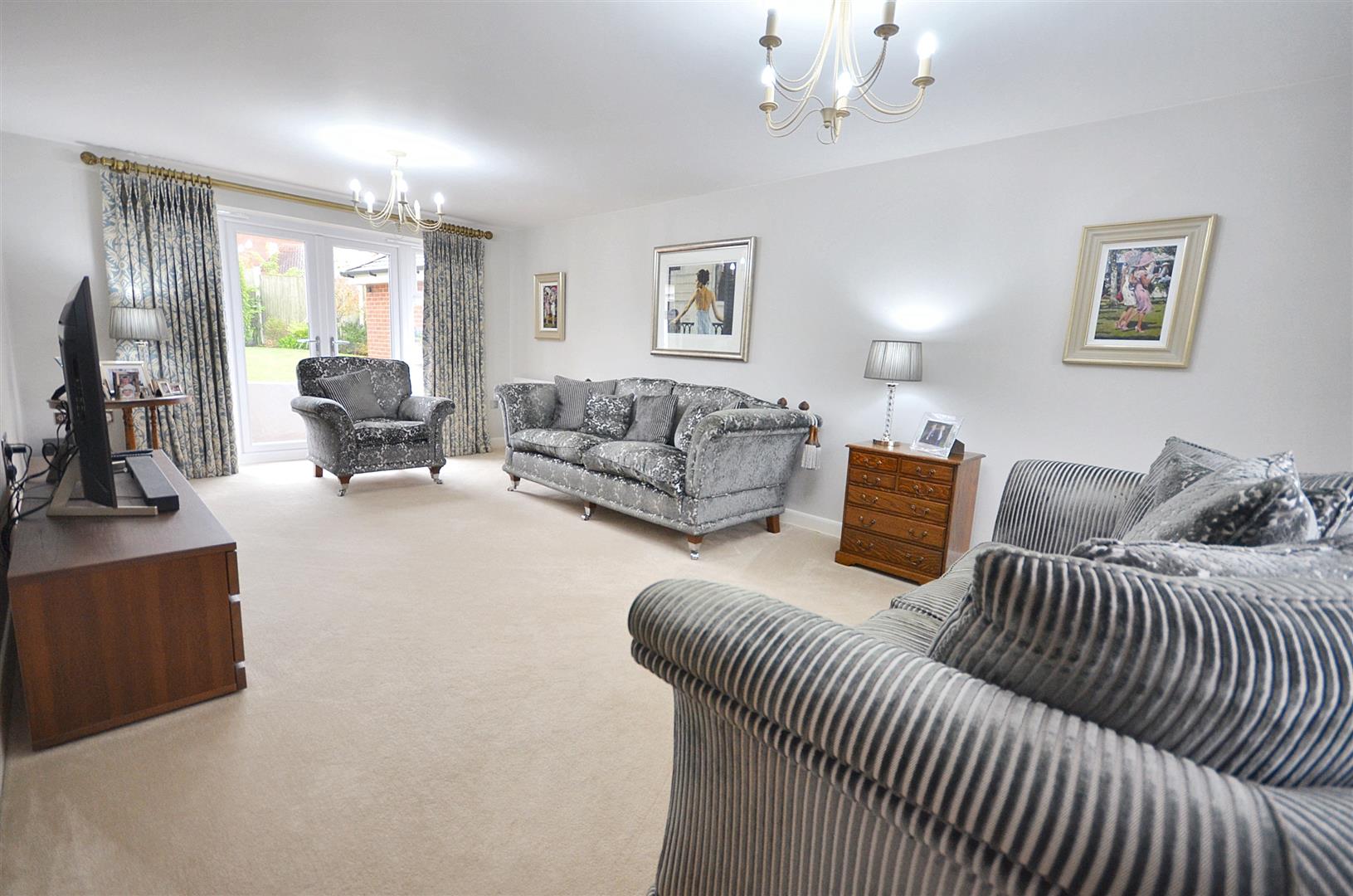 8, Amherst Place, Barlaston photo 3
