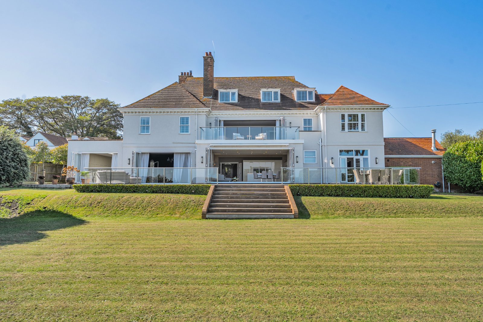 7 bedroom detached house for sale 0