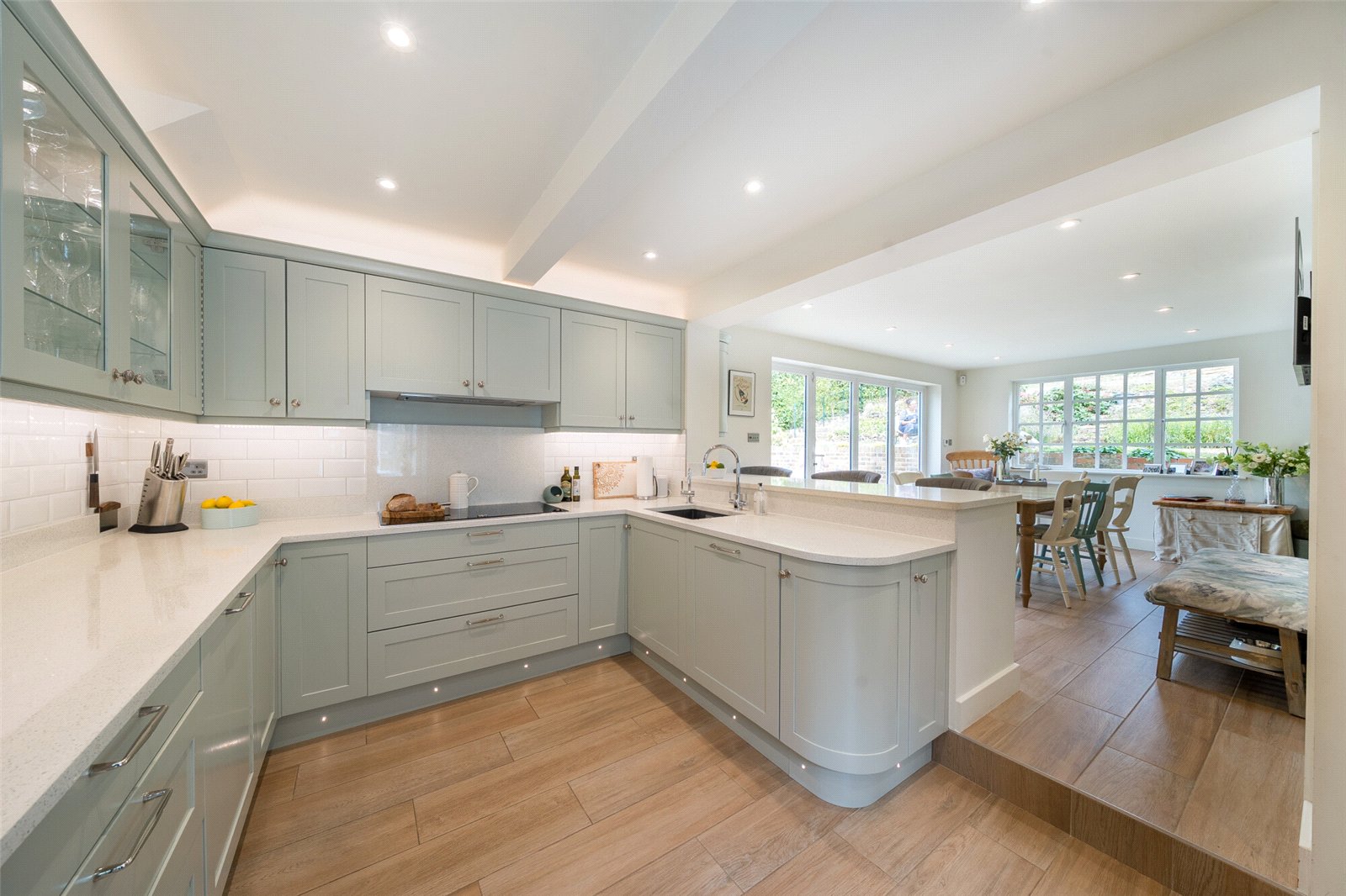 4 bedroom detached house for sale 0