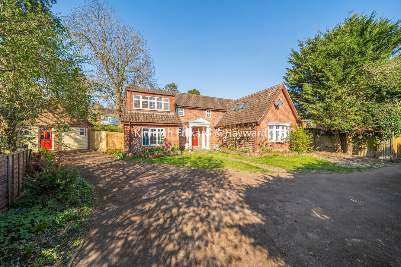 5 bedroom detached house for sale 0
