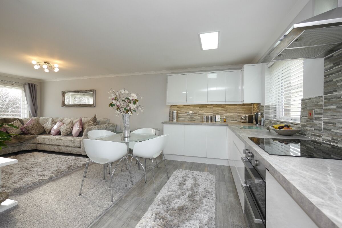 Free property report 79 Hoyle Court Road, Baildon, BD17 6EP Chimnie